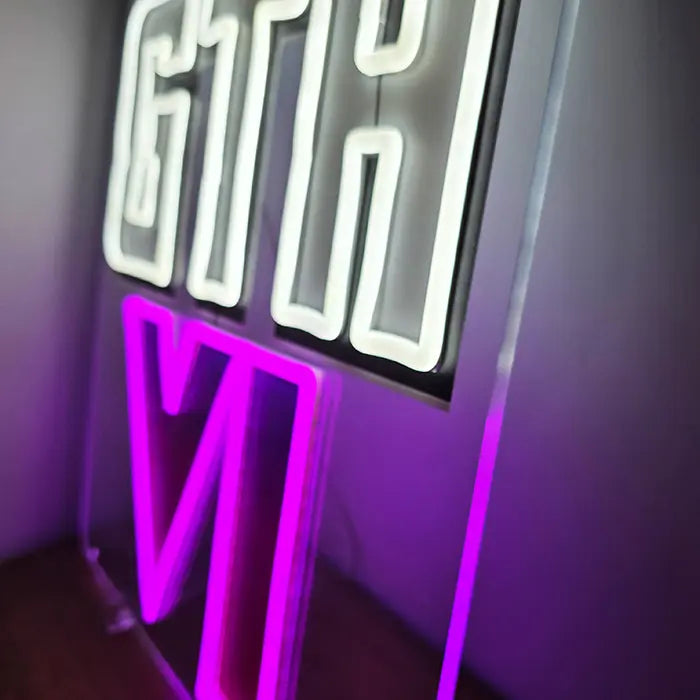 GTA 6 Fan Neon LED Schild – USB Leuchtschild | GTA VI Gaming Wanddeko