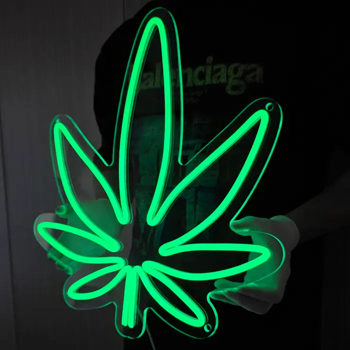 Green hemp leaf (USB)