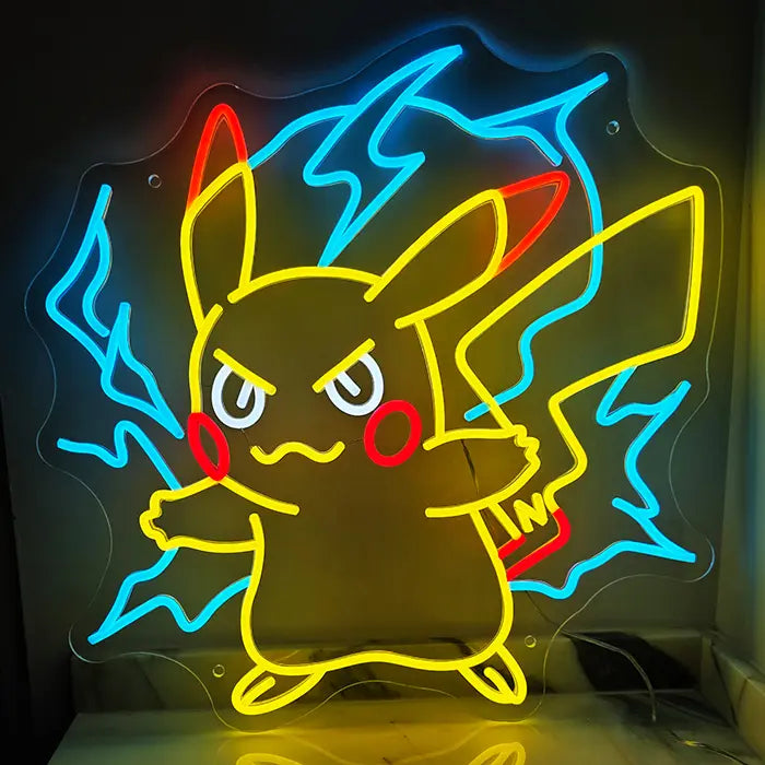 Blitz-Maus Neon LED Schild komplett an der Wand montiert, gelber Körper und blauer Blitzkranz im dunklen Raum
