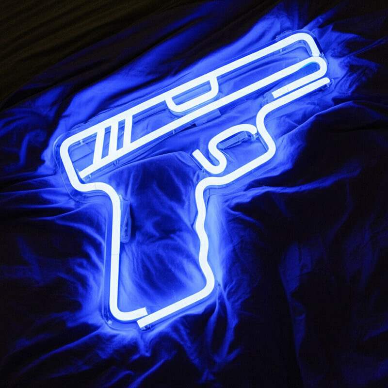 Blaue Pistole Neon LED Schild – Pop-Art Wanddeko in leuchtendem Blau