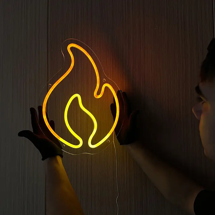 Feuerflamme Neon LED Schild, Produktaufnahme des eingeschalteten Motivs, USB dimmbar