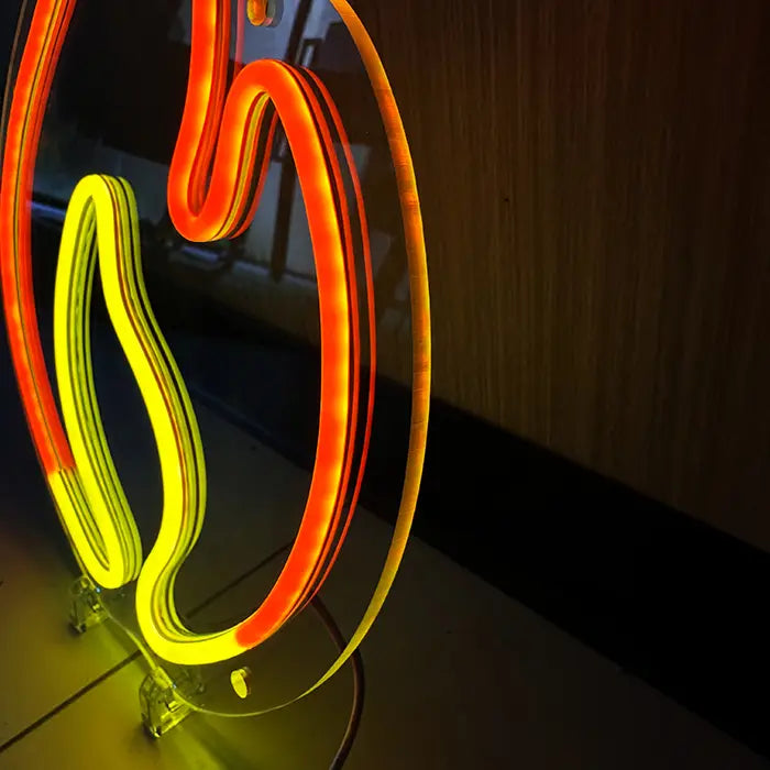 Feuerflamme Neon LED Schild, vollständig im Bild, komplette Kontur des Motivs