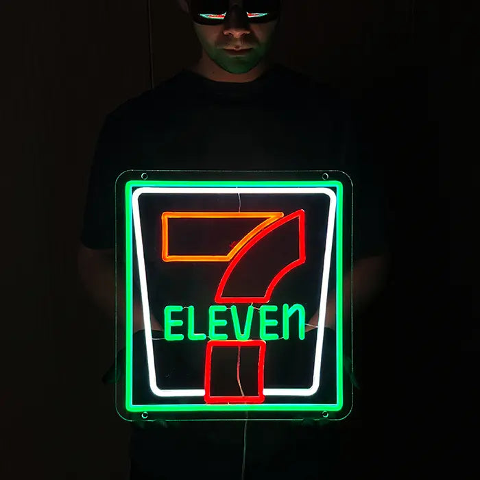 שלט ניאון LED 7-Eleven רטרו – עמעום עם שלט רחוק | דקורציית קיר לוגו רטרו