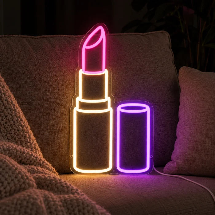 Neonová LED cedule Rtěnka na útulné pohovce mezi polštáři a dekou