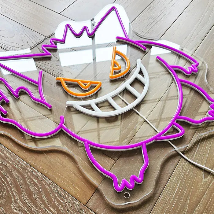 Geisterfigur Neon LED Schild ausgeschaltet aus flachem Winkel, Neon-Schläuche in Magenta und Orange