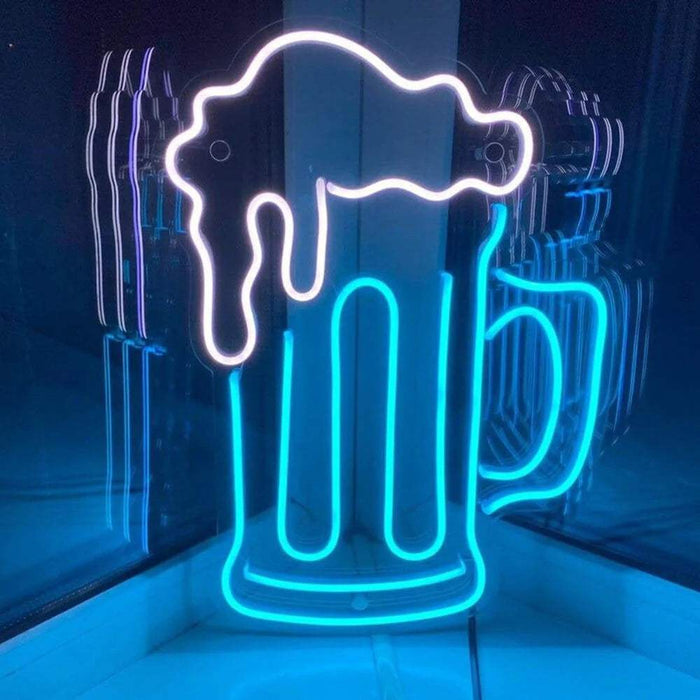 파란 맥주잔 네온 LED 사인, 정면 점등, 손잡이 달린 잔과 넘치는 거품