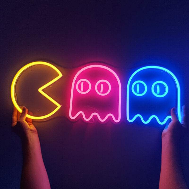Retro Ghosts LED Leuchtschild beleuchtet – Arcade-Klassiker Wanddeko