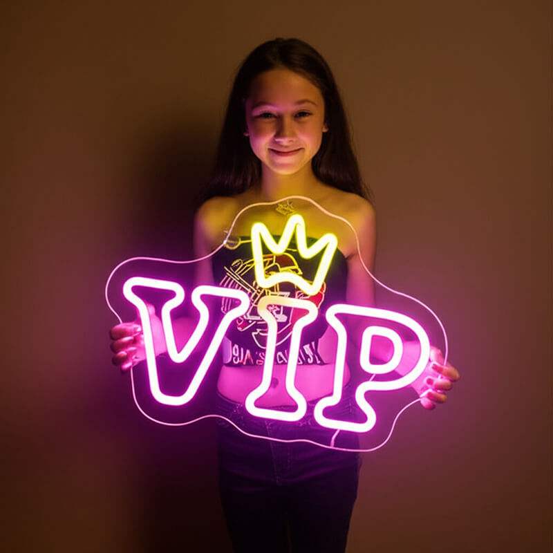 VIP Girl LED Leuchtschild beleuchtet – pinkes Statement für Boudoir
