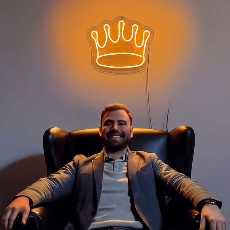 Krone Neon LED Schild beleuchtet gold – Boudoir und Queen Statement Deko