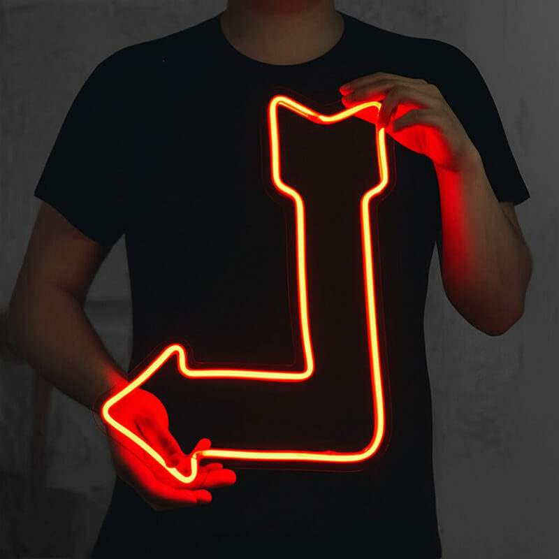 Richtungspfeil LED Leuchtschild beleuchtet – urbane Wanddeko fürs Loft