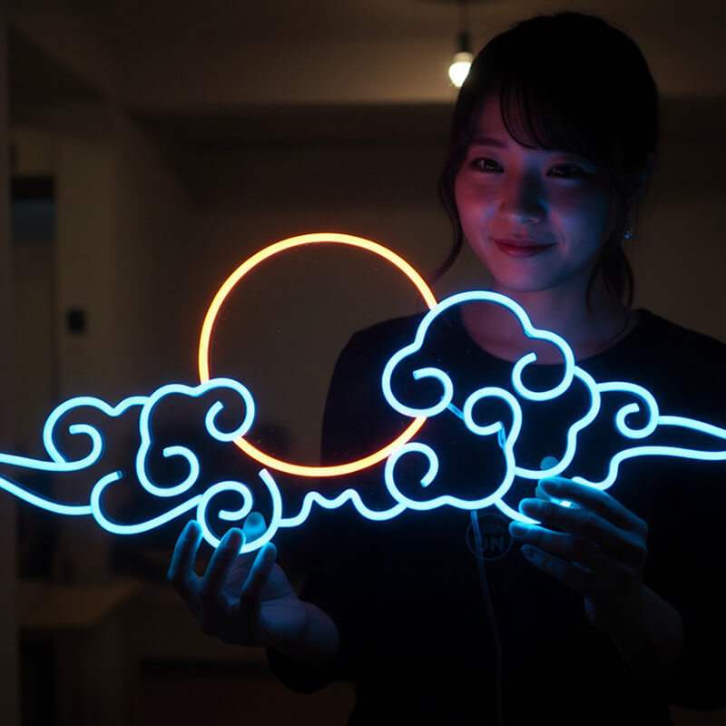 Anime Wolke Neon LED Schild beleuchtet – japanische Aesthetik als USB-Leuchtschild