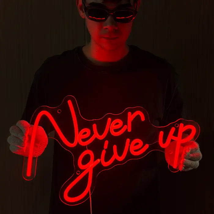 لافتة نيون LED Never Give Up – USB وقابلة للتعتيم | ديكور جداري للصالة المنزلية
