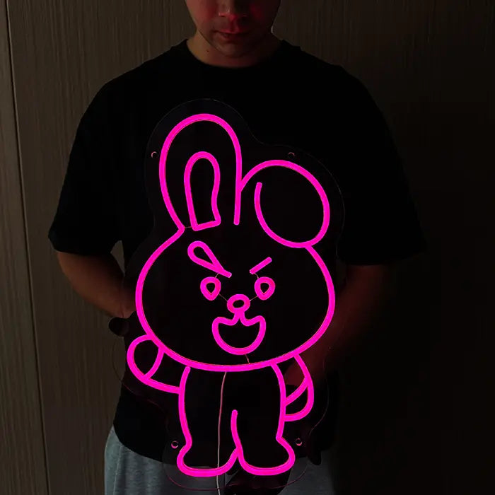 Pinker Hase Neon LED Schild, leuchtend vor dunklem Hintergrund, USB dimmbar