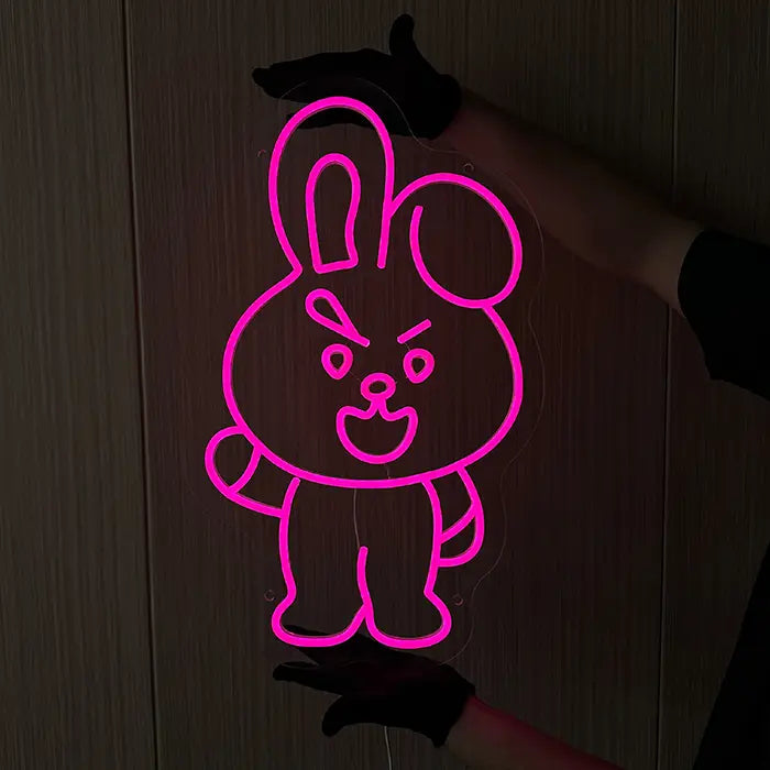 Pinker Hase Neon LED Schild, seitlich fotografiert, konturierte Acrylplatte sichtbar