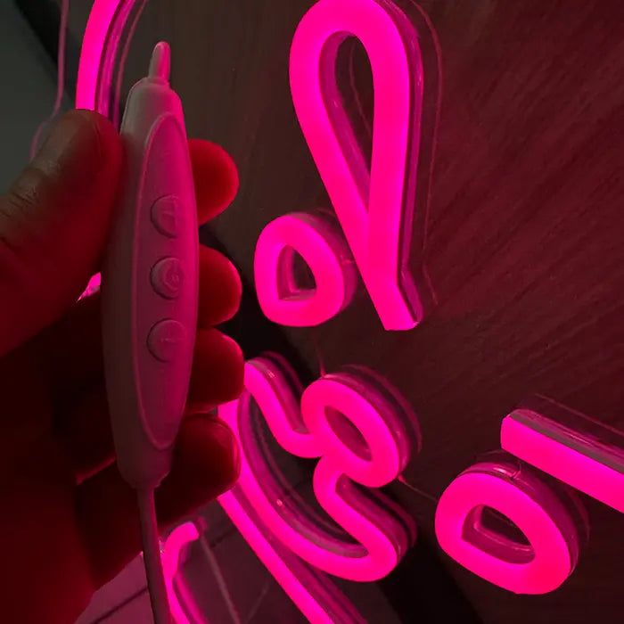 Pinker Hase Neon LED Schild, gleichmäßig ausgeleuchtete Neonlinie über die volle Motivbreite