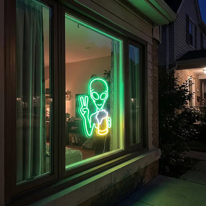 Alien with Beer Neon LED Sign – Dimmable, USB or 12V | Party & Bar Decor