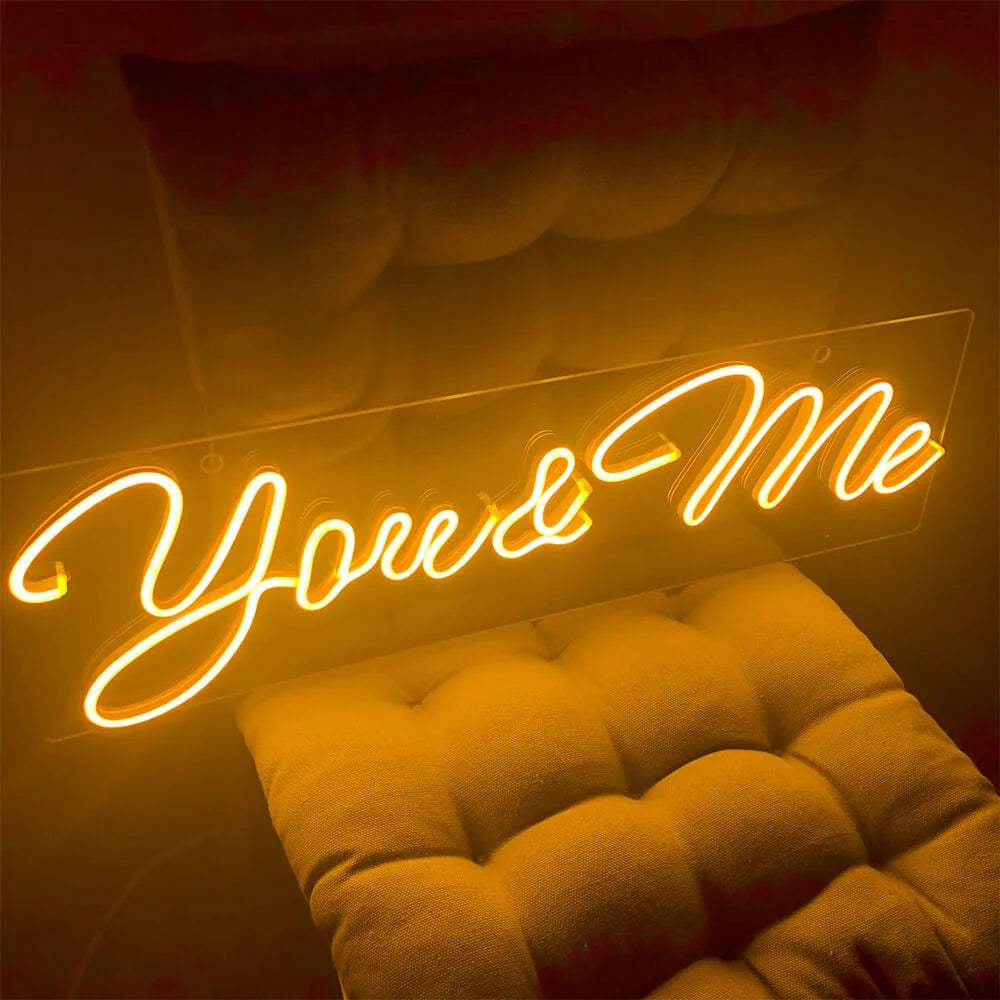 You and Me LED Leuchtschild beleuchtet – Pärchen Wanddeko fürs Wohnzimmer