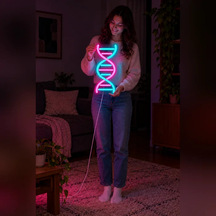 DNA-kierre neon LED -kyltti naisen pitelemänä, näyttää koon vartaloon verrattuna