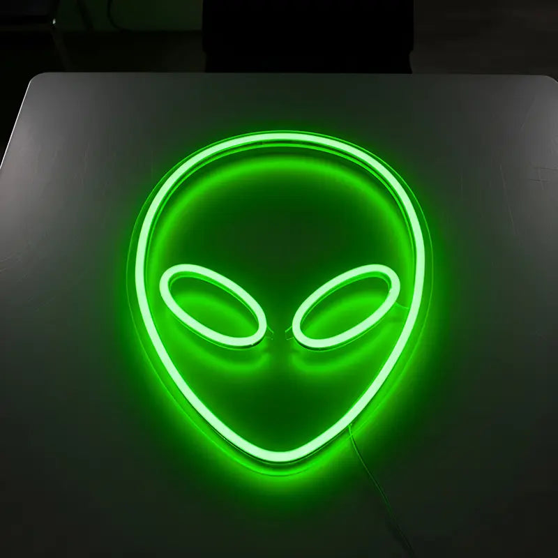 Alien Profil Neon LED Schild – grünes Leuchtsymbol als Geschenk für Verschwörungs-Liebhaber