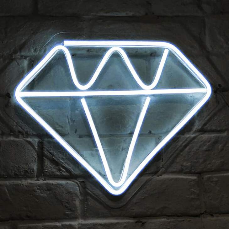 Diamant Neon LED Schild USB – elegante Wanddeko für Wohnzimmer