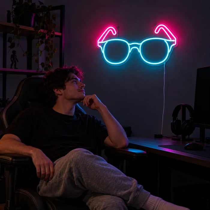 Neonlasit neon LED -kyltti pelipöydän yläpuolella, edessä pelaaja pelituolissa