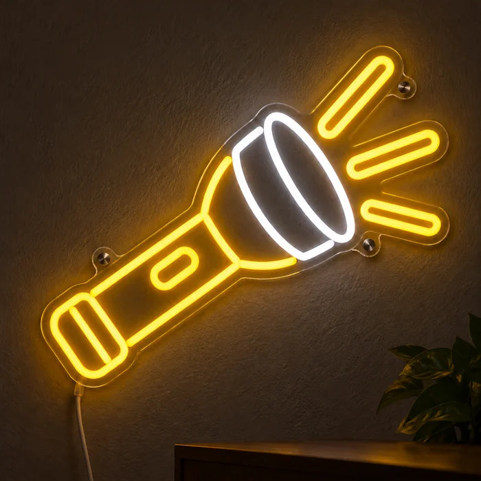שלט ניאון LED פנס זוהר על קיר כהה, תקריב עם כבל החיבור
